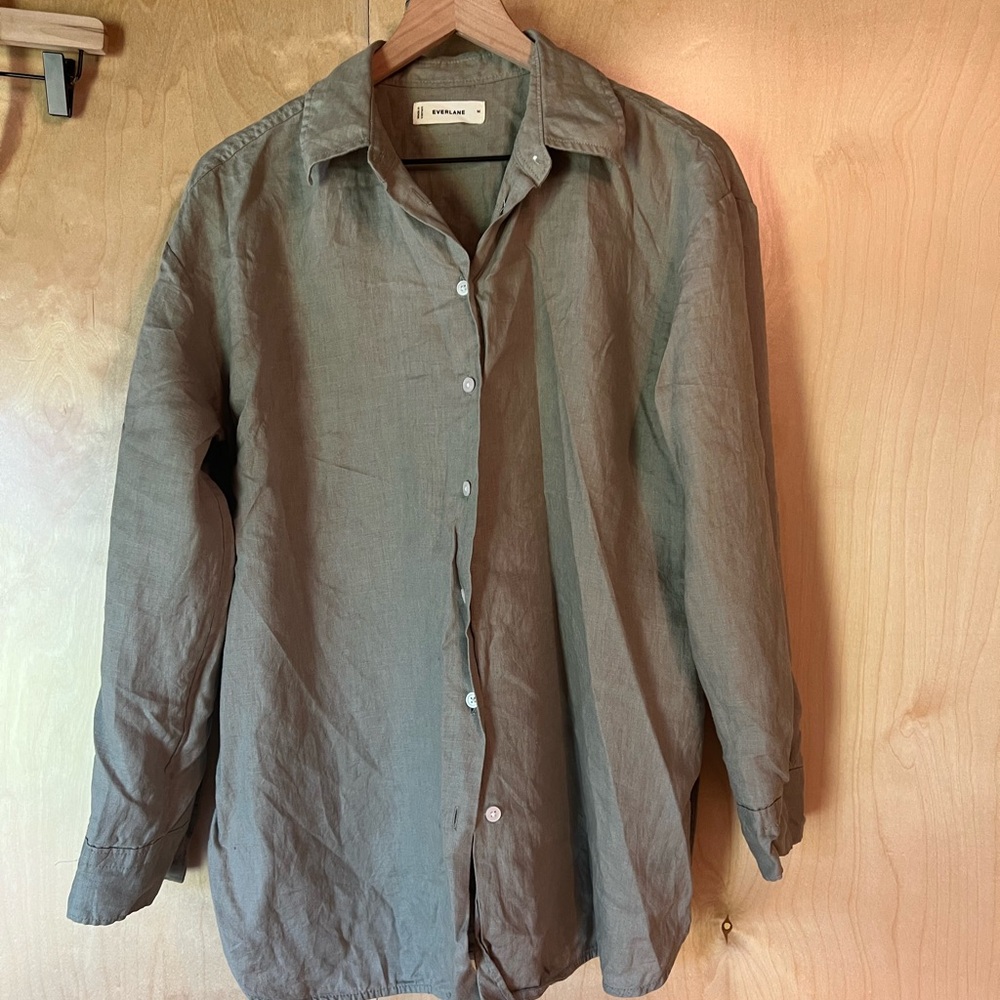 The Boyfriend Shirt in Linen - Sage Green Medium